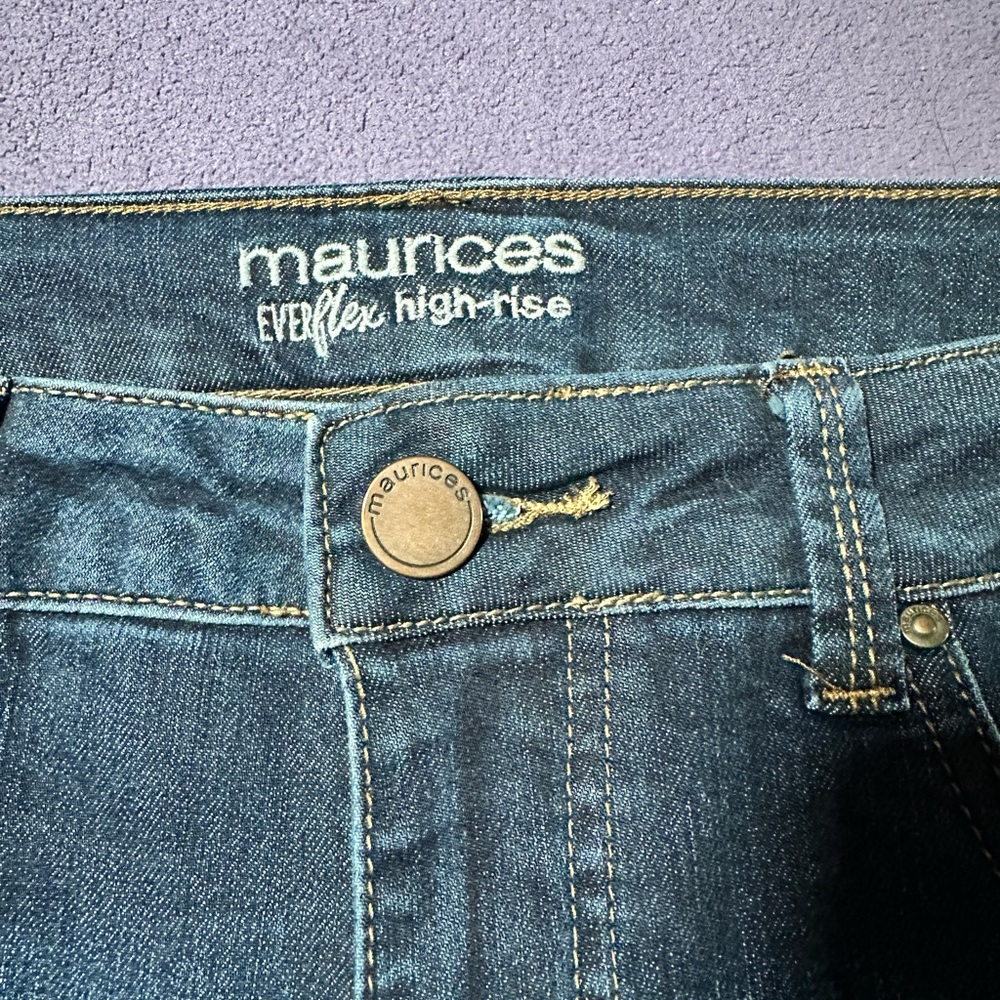 Women’s blue jeans size 8. Maurice’s Ever flex high rise Brand  like new